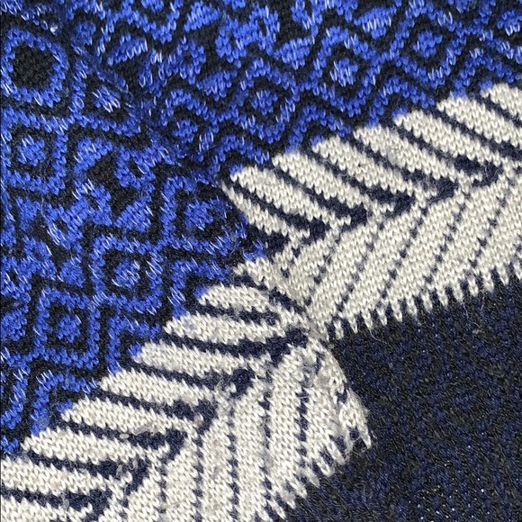 XS Roxy Sweatshirt - Picture 4 of 4